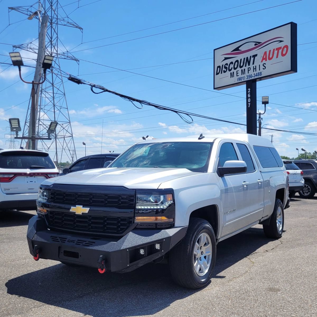 Used 2019 Chevrolet Silverado 1500 LT AWD/4WD image 1