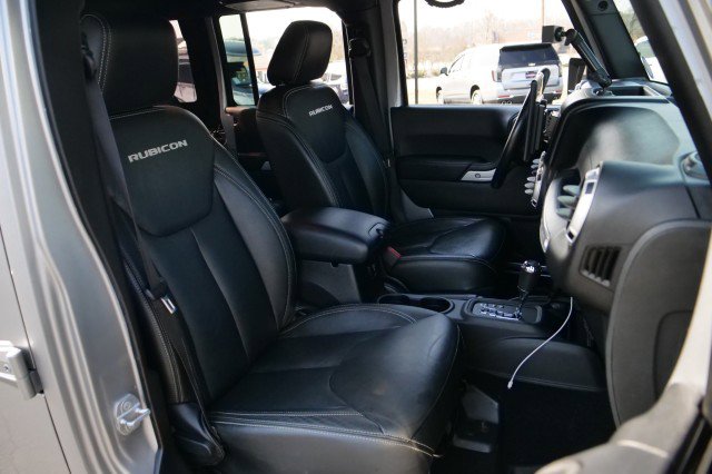 Used 2016 Jeep Wrangler Unlimited Rubicon w/ Connectivity Group image 46