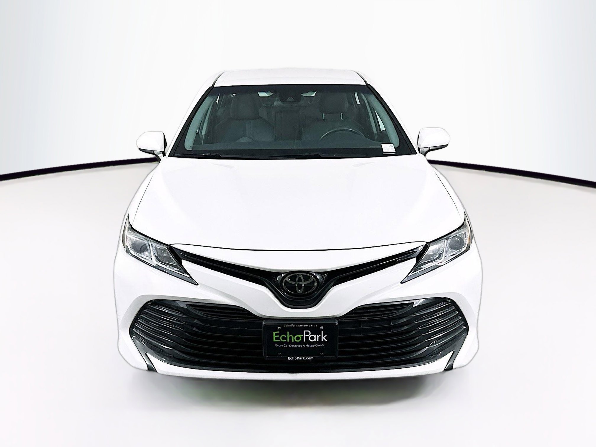 Used 2020 Toyota Camry LE image 2