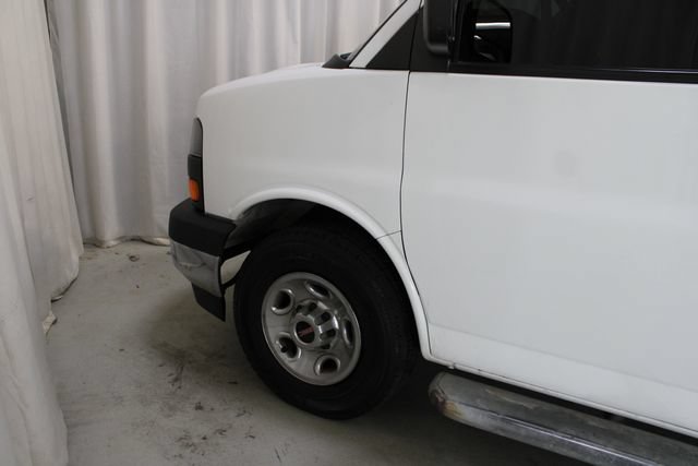 Used 2017 GMC Savana 2500 RWD image 39