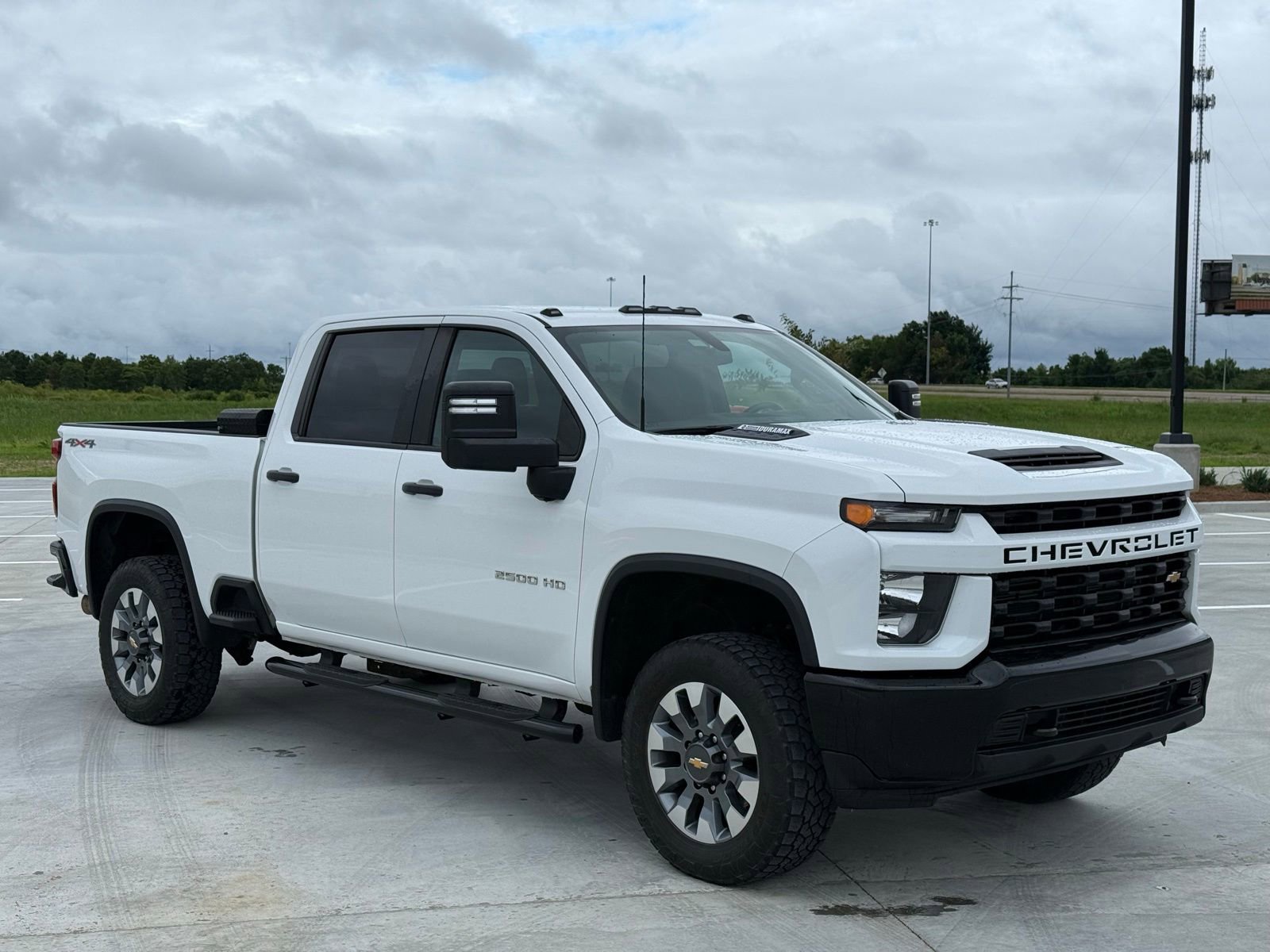 Used 2022 Chevrolet Silverado 2500 Custom w/ Custom Convenience Package AWD/4WD image 2