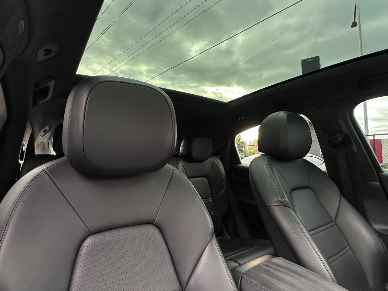 Used 2021 Porsche Cayenne GTS AWD/4WD image 47