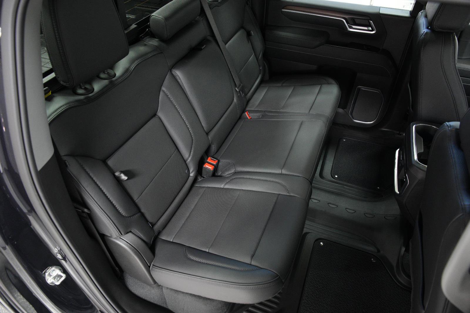 New 2025 GMC Sierra 2500 Denali w/ Denali Reserve Package image 17