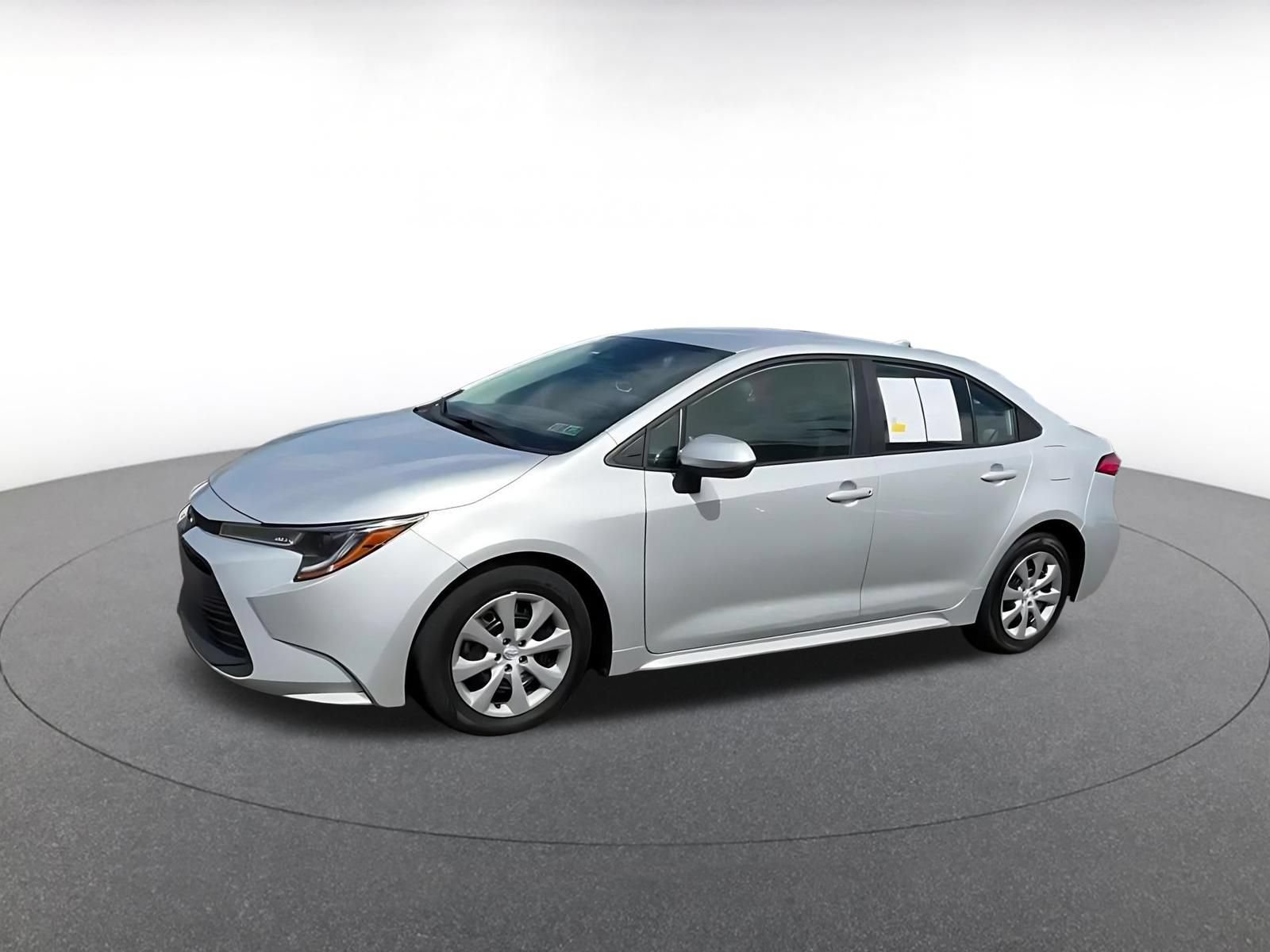 Used 2025 Toyota Corolla LE FWD image 7