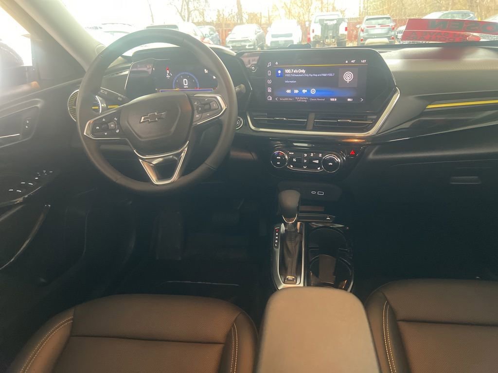 Used 2024 Chevrolet Trax ACTIV w/ Sunroof Package FWD image 17