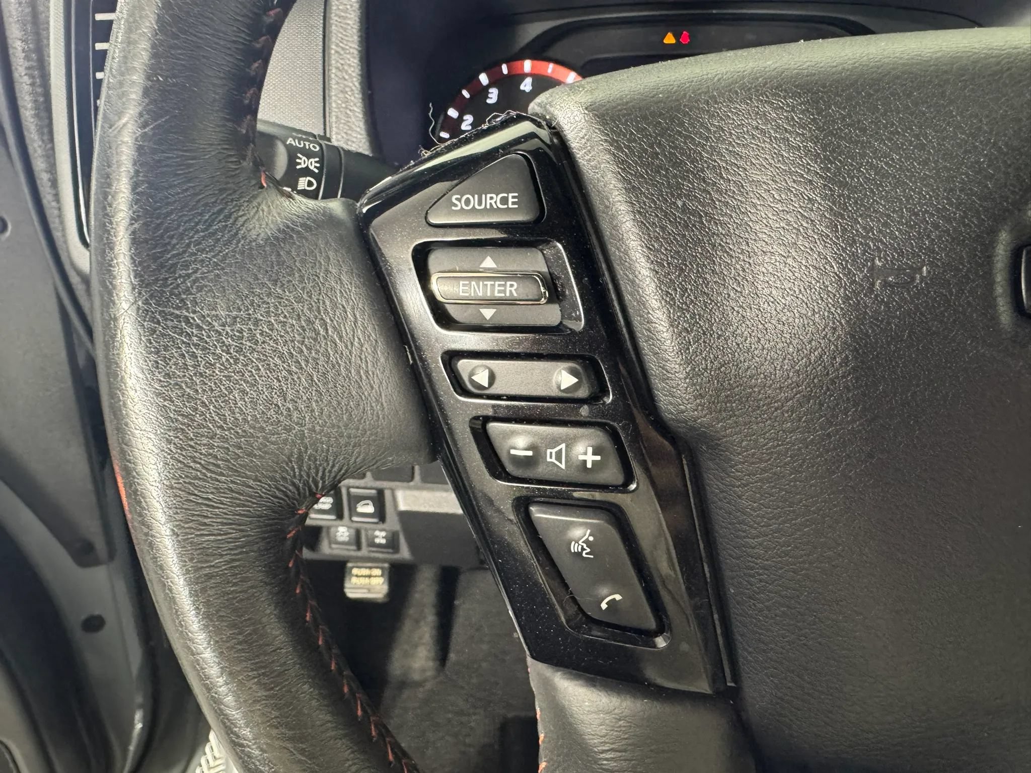 Used 2023 Nissan Frontier PRO-4X w/ Tow Package AWD/4WD image 15