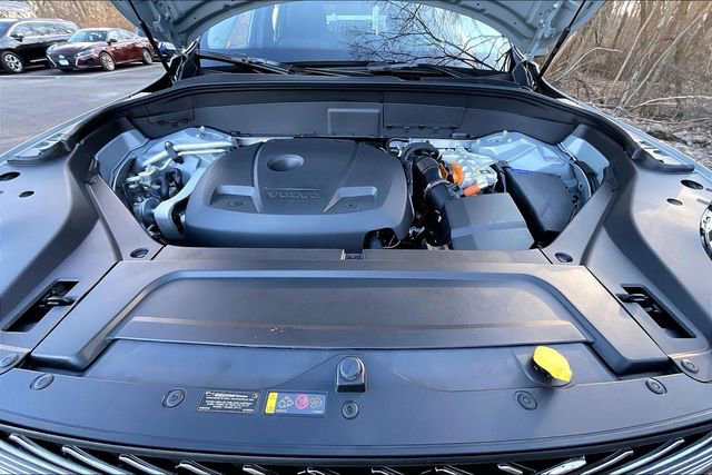 New 2026 Volvo XC90 T8 Plus w/ Protection Package Premier image 13