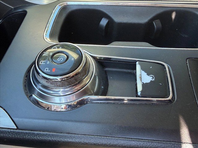 Used 2019 Ford Fusion SE FWD image 19