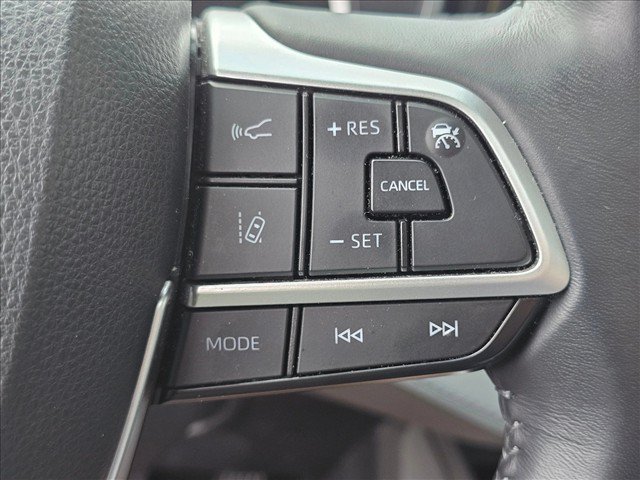 Used 2022 Toyota Highlander XLE AWD/4WD image 28