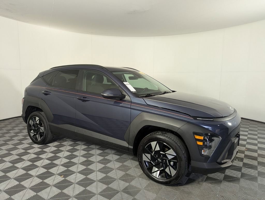 Used 2024 Hyundai Kona SEL image 2