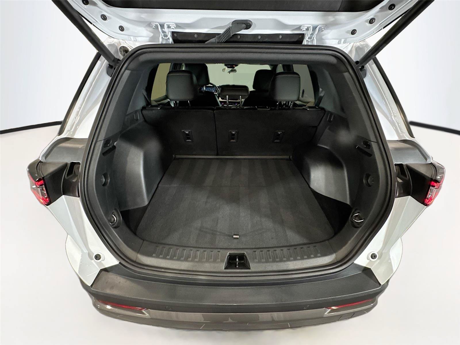 Used 2026 Chevrolet Equinox ACTIV FWD image 19