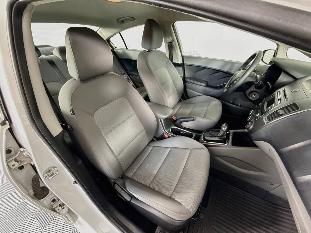 Used 2017 Kia Forte LX FWD image 26