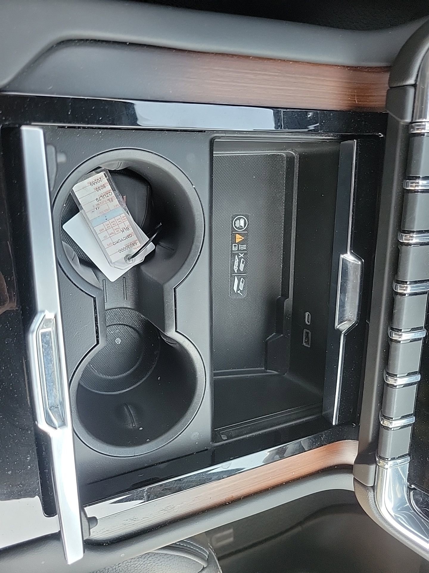 Used 2025 GMC Yukon XL Denali image 36