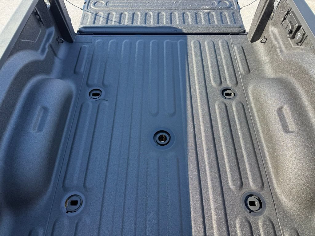 New 2026 RAM 3500 Laramie AWD/4WD image 36