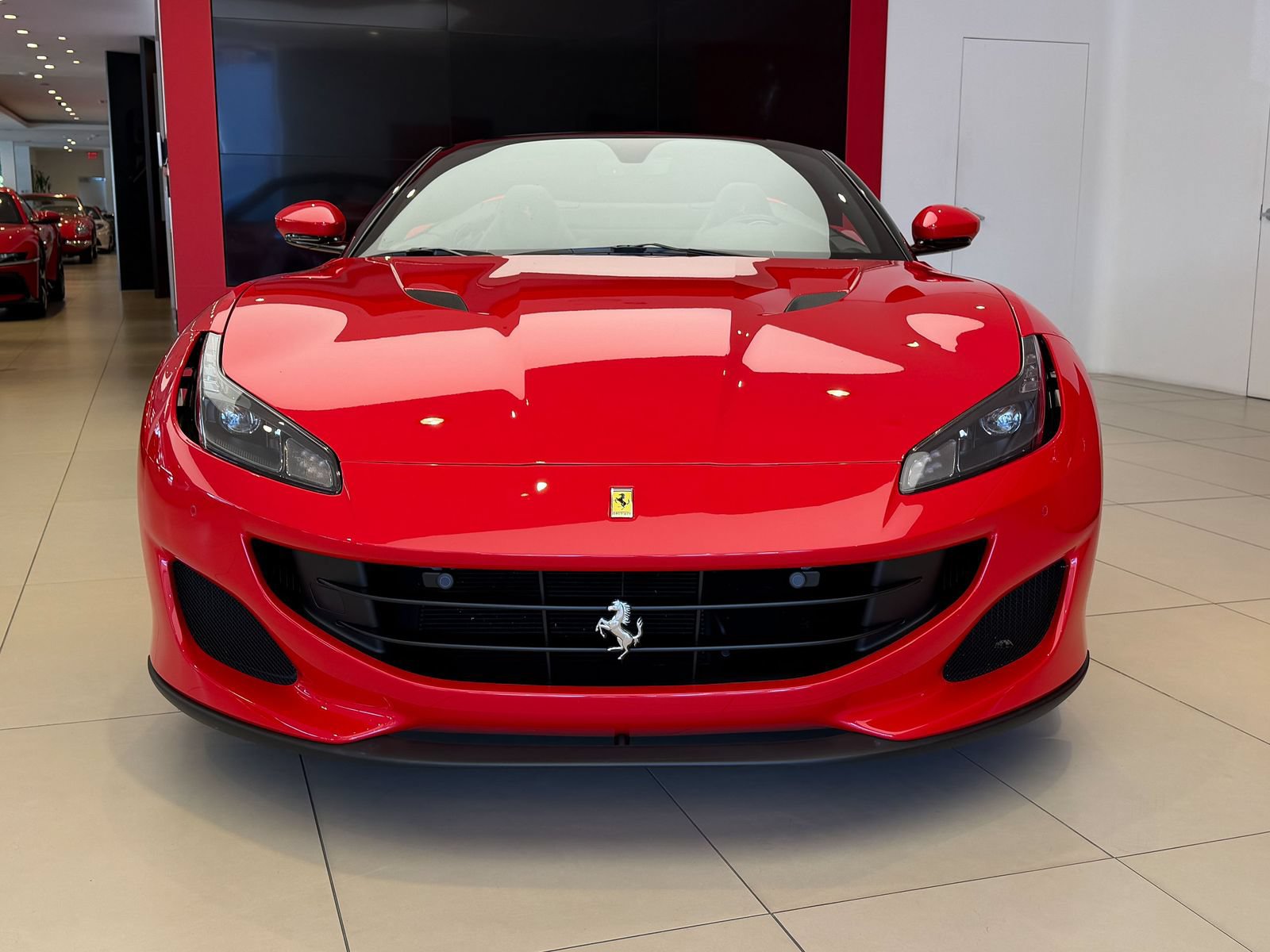 Used 2019 Ferrari Portofino RWD image 2