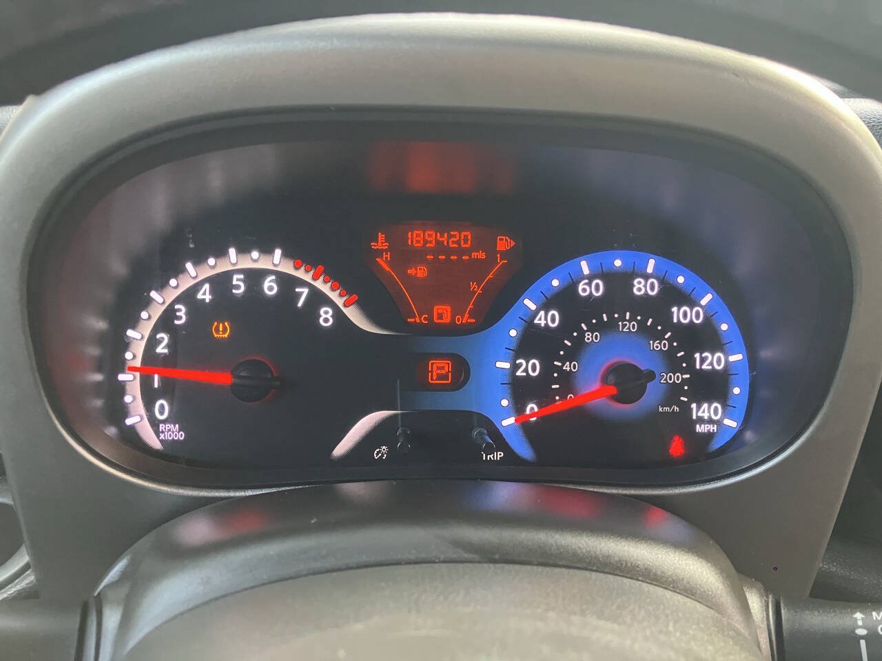 Used 2011 Nissan Cube 1.8 S w/ Interior Designer Pkg FWD image 23
