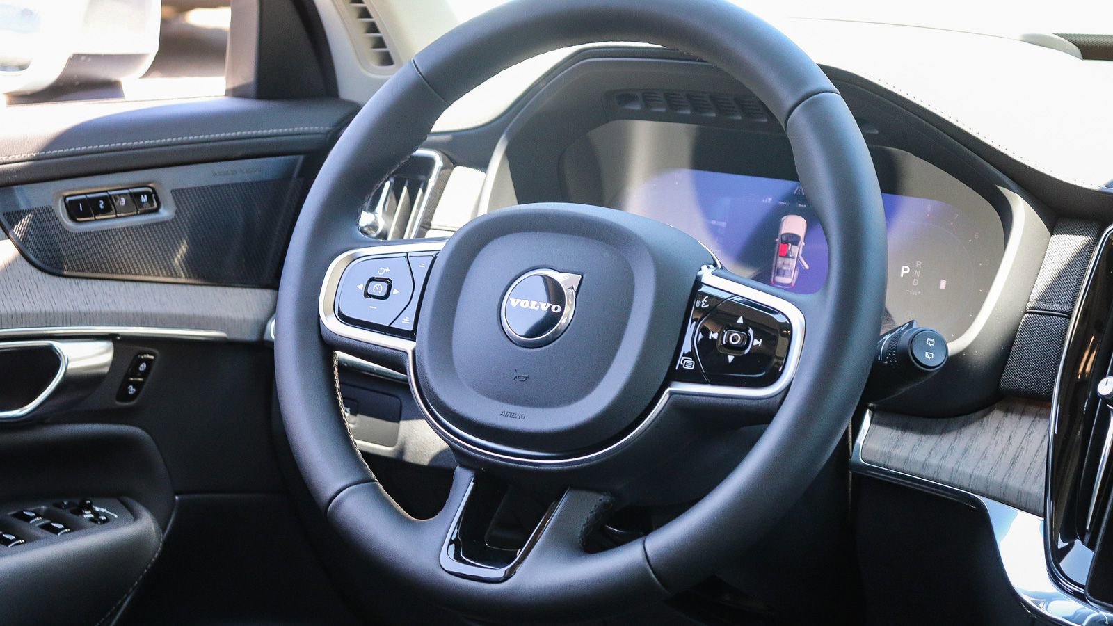 Used 2025 Volvo XC90 B6 Ultra w/ Protection Package Premier AWD/4WD image 15