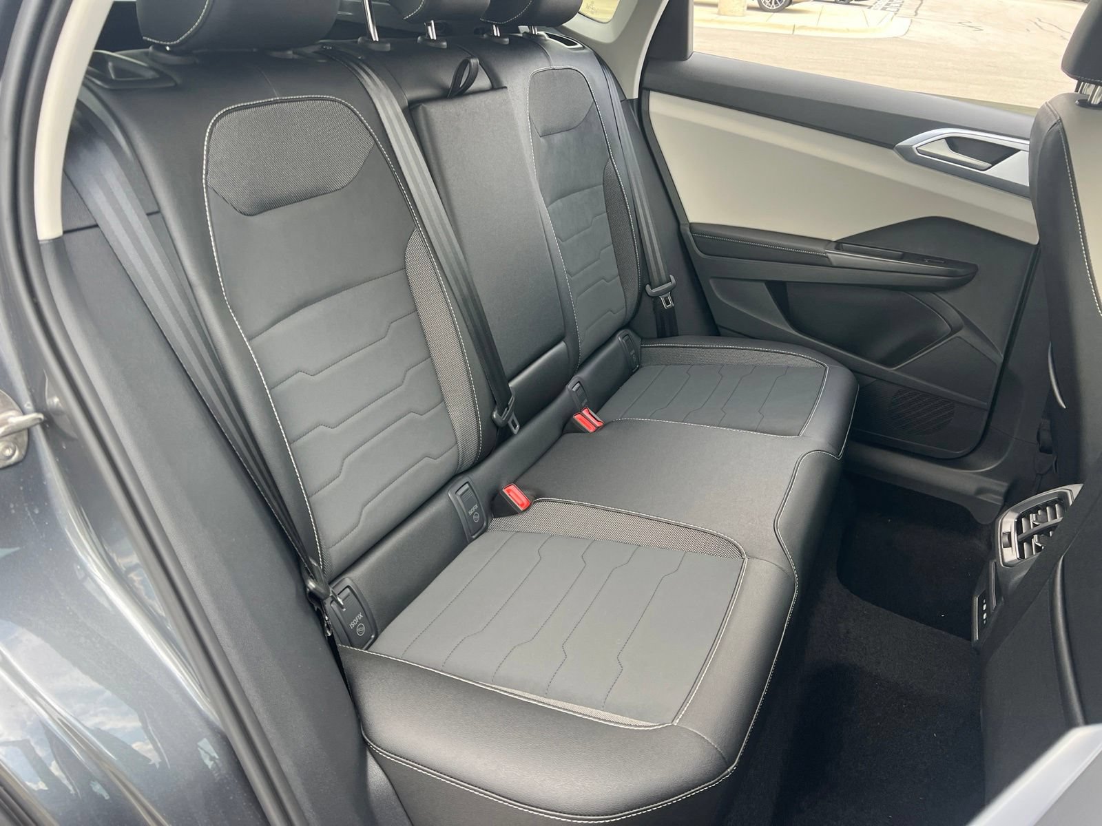 New 2026 Volkswagen Taos SE FWD image 30