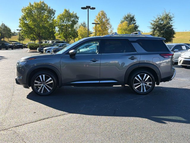 Used 2025 Nissan Pathfinder Platinum w/ Cargo Package FWD image 7