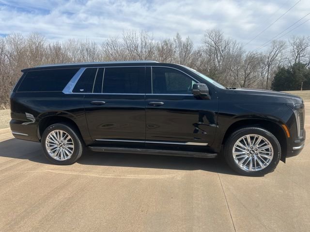 Certified 2025 Cadillac Escalade ESV Premium Luxury w/ LPO, Floor Liner Package image 6