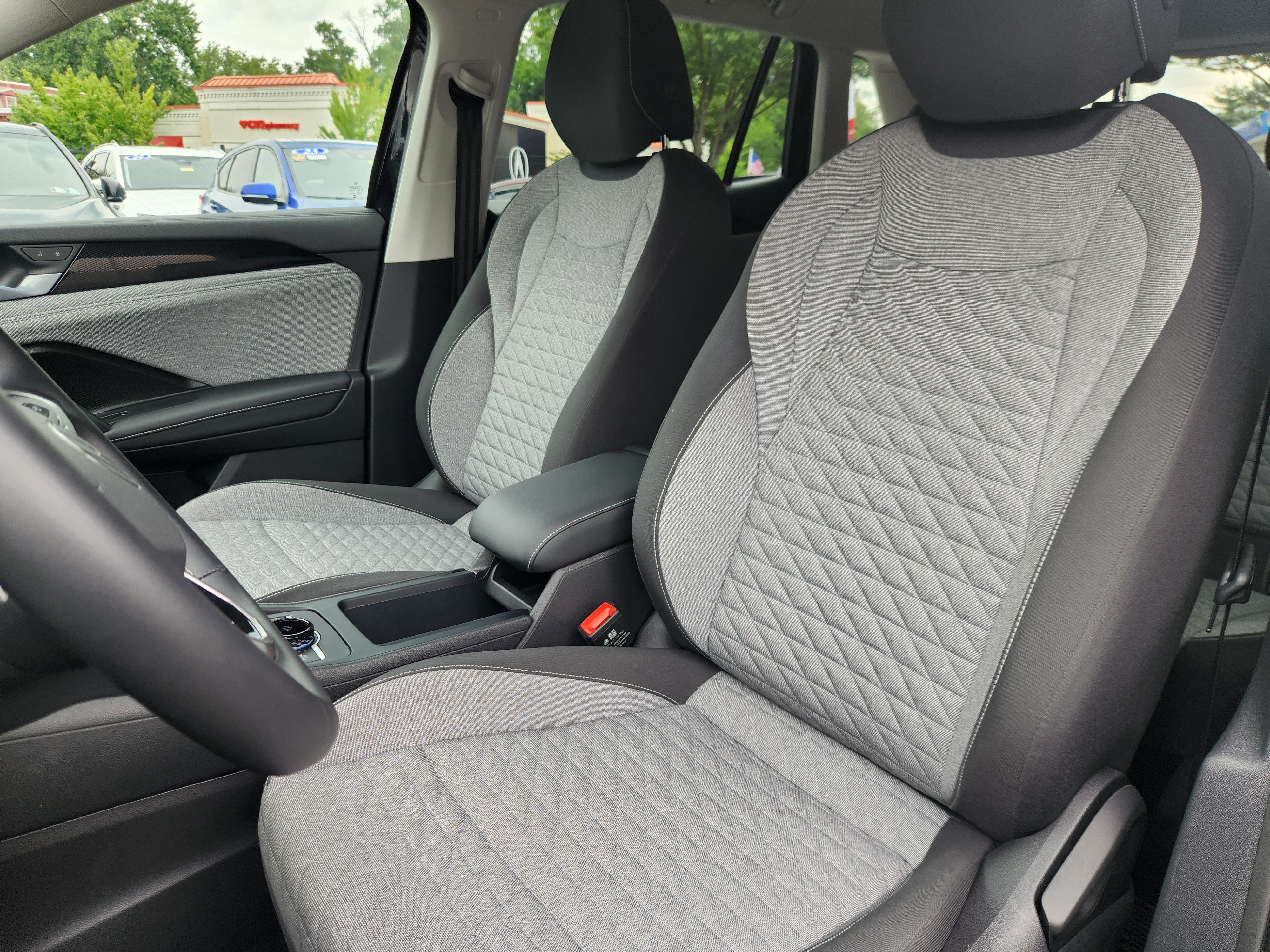 Used 2025 Volkswagen Tiguan S AWD/4WD image 7