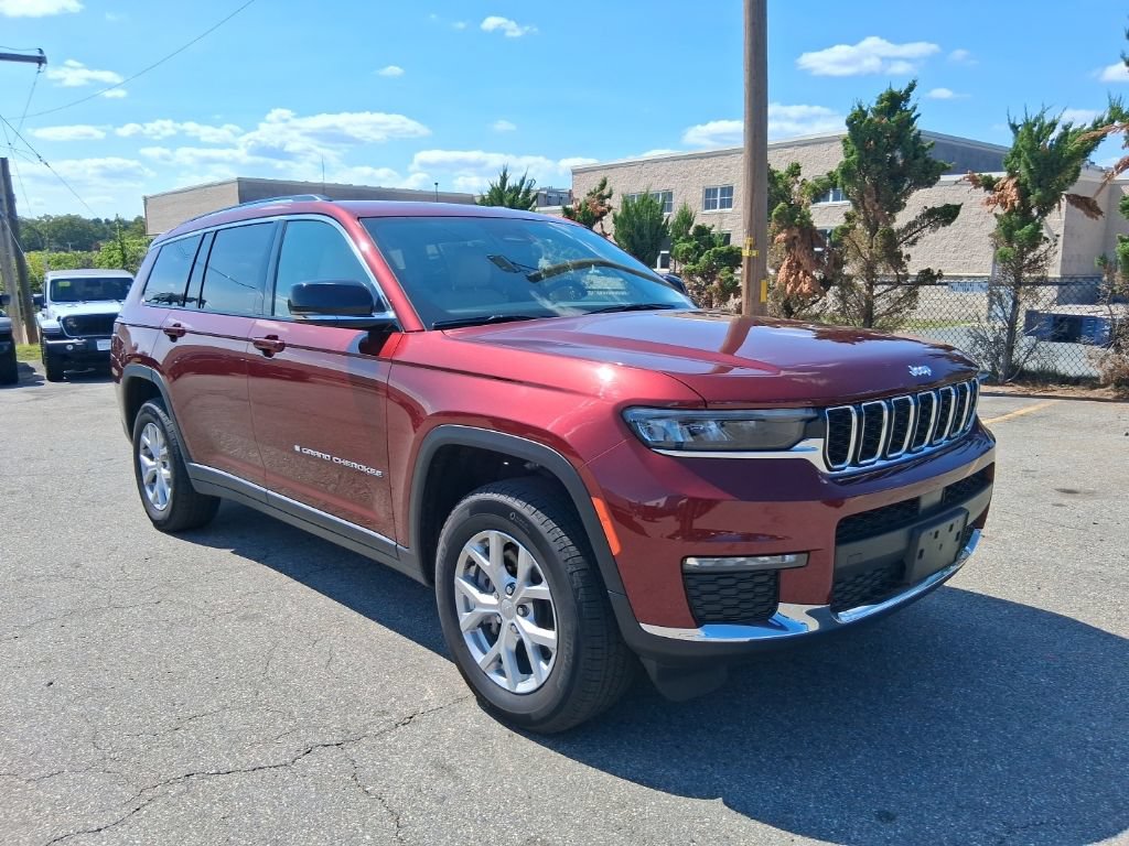 Used 2023 Jeep Grand Cherokee L Limited w/ Trailer Tow Group (B) AWD/4WD image 2