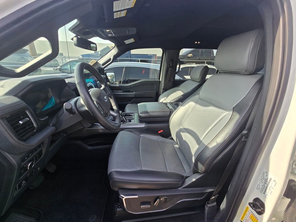 Used 2022 Ford F150 Lightning Lariat image 7