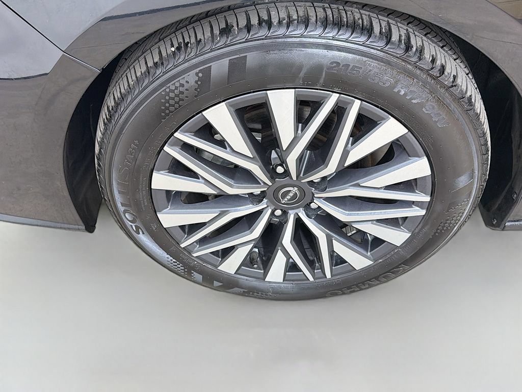 Used 2023 Nissan Altima 2.5 SV w/ SV Premium Package FWD image 21