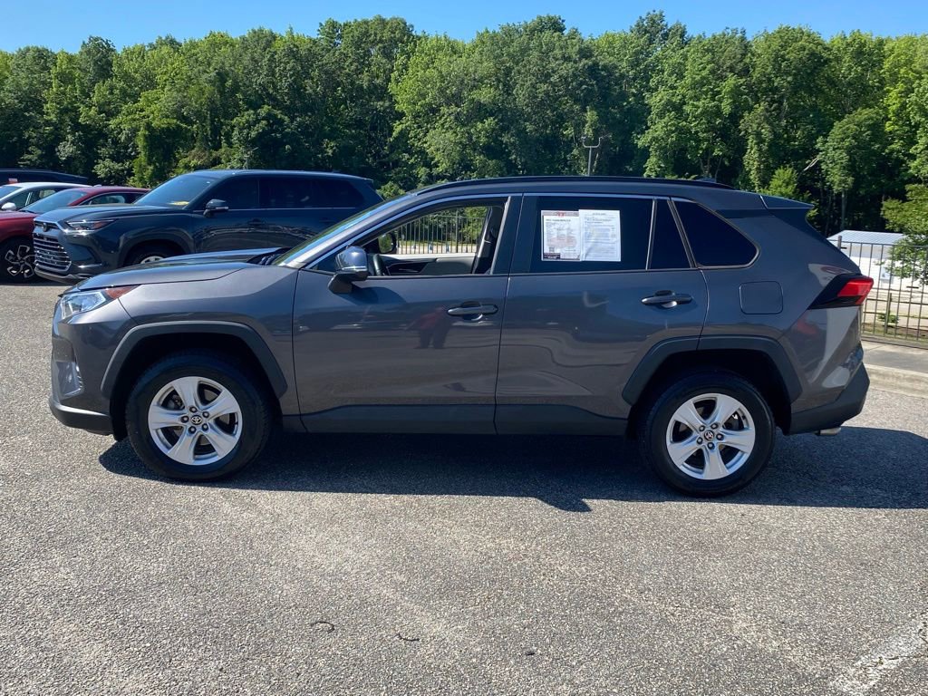 Used 2021 Toyota RAV4 XLE w/ Convenience Package AWD/4WD image 4