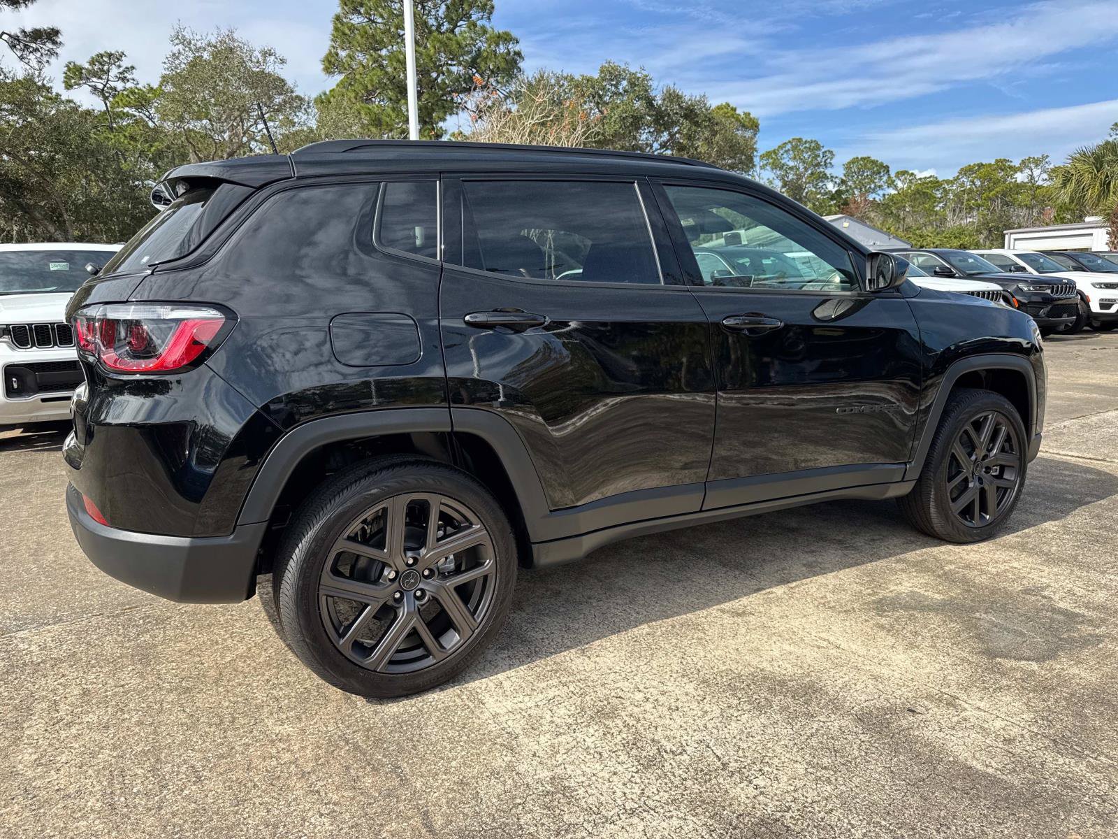 New 2026 Jeep Compass Latitude AWD/4WD image 3