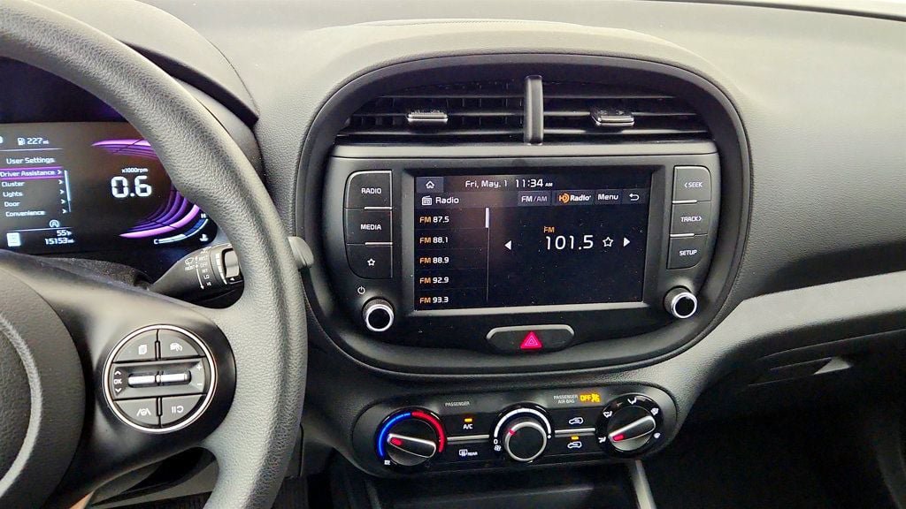 Used 2025 Kia Soul LX FWD image 17