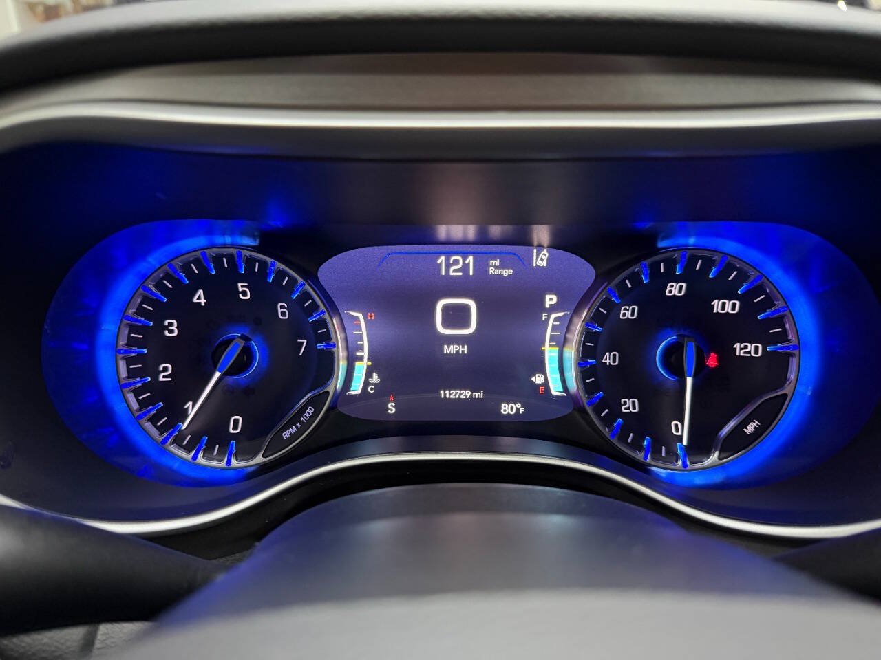 Used 2020 Chrysler Pacifica Touring w/ Advanced Safetytec Group FWD image 24