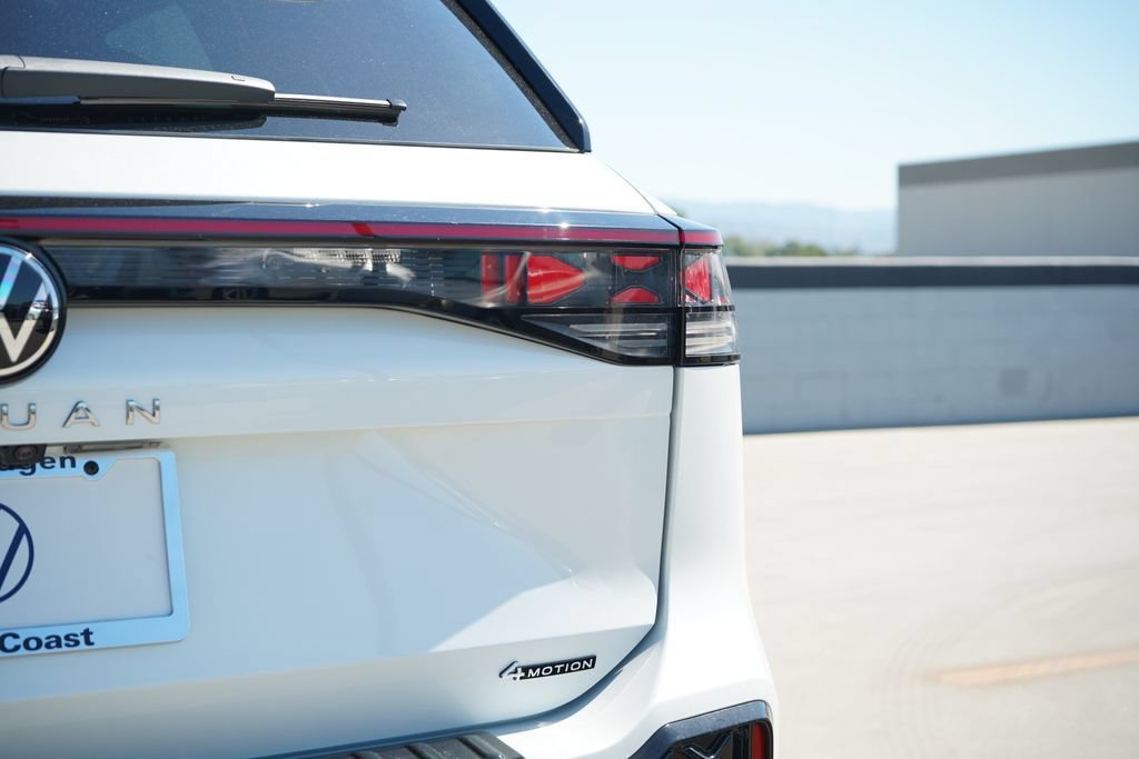New 2026 Volkswagen Tiguan SEL R-Line AWD/4WD image 8