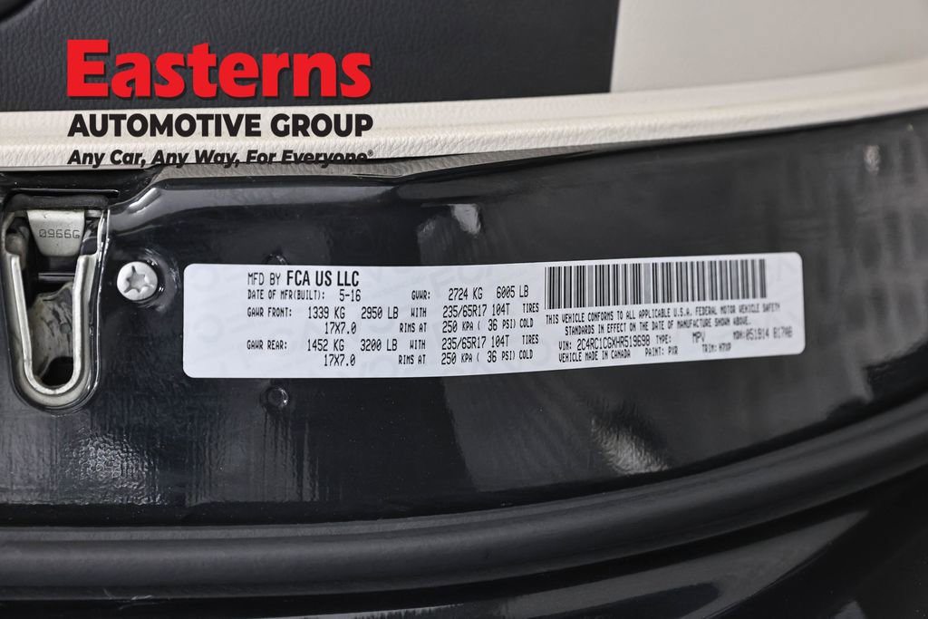 Used 2017 Chrysler Pacifica LX w/ Tire & Wheel Group FWD image 34