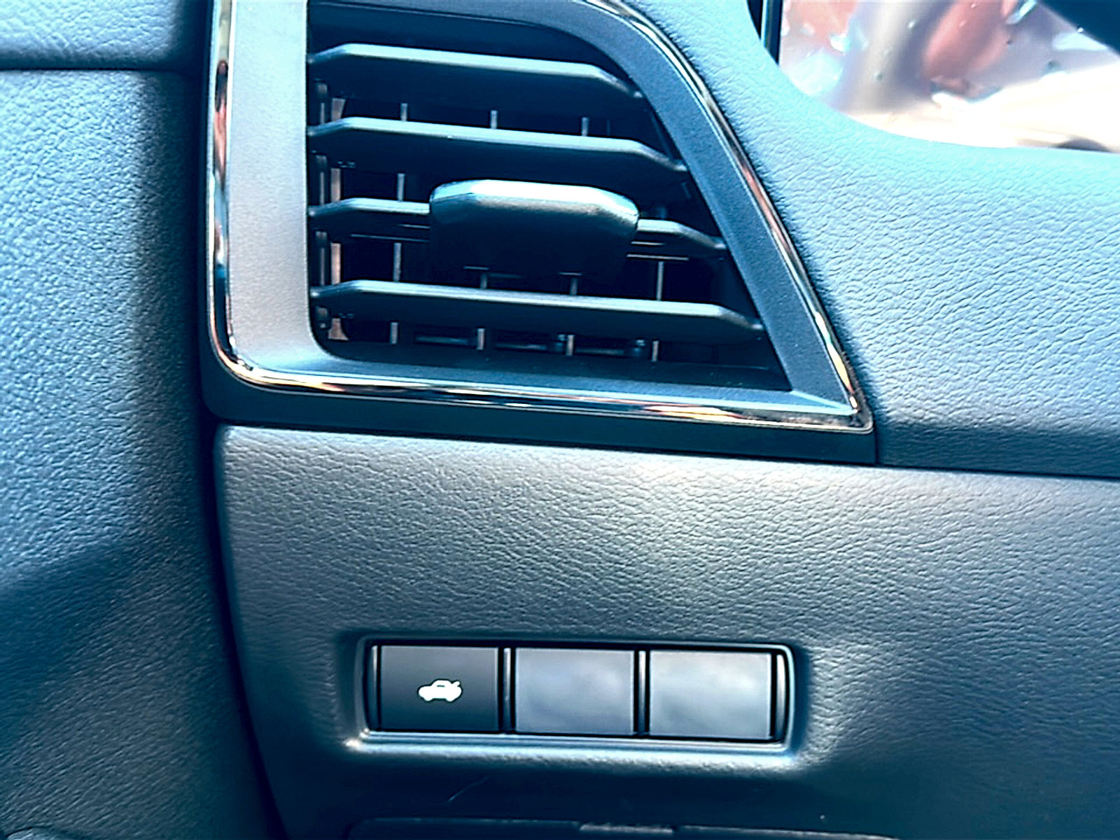 New 2026 Nissan Sentra SR w/ Floor Mat Package image 25