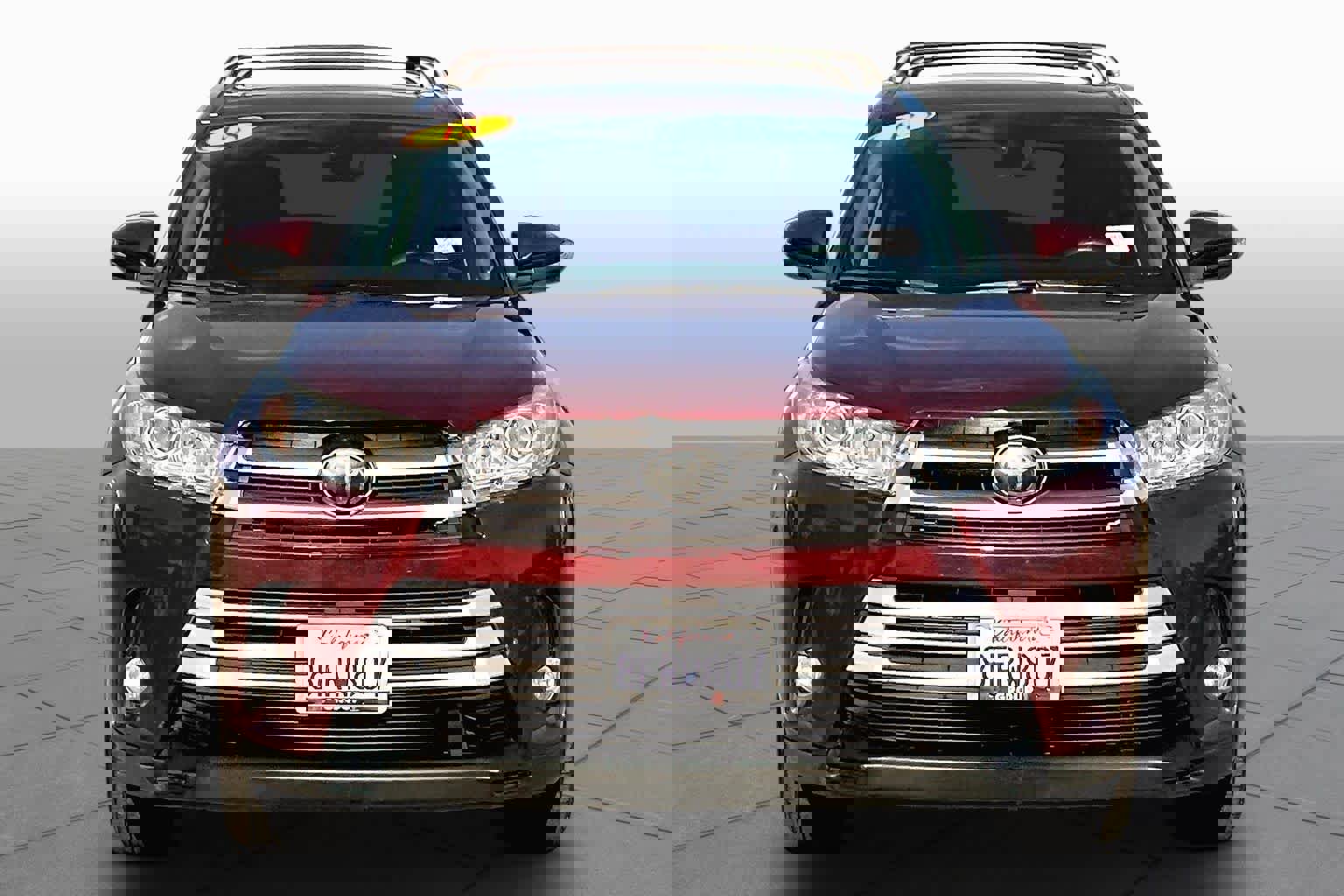 Used 2018 Toyota Highlander XLE image 3