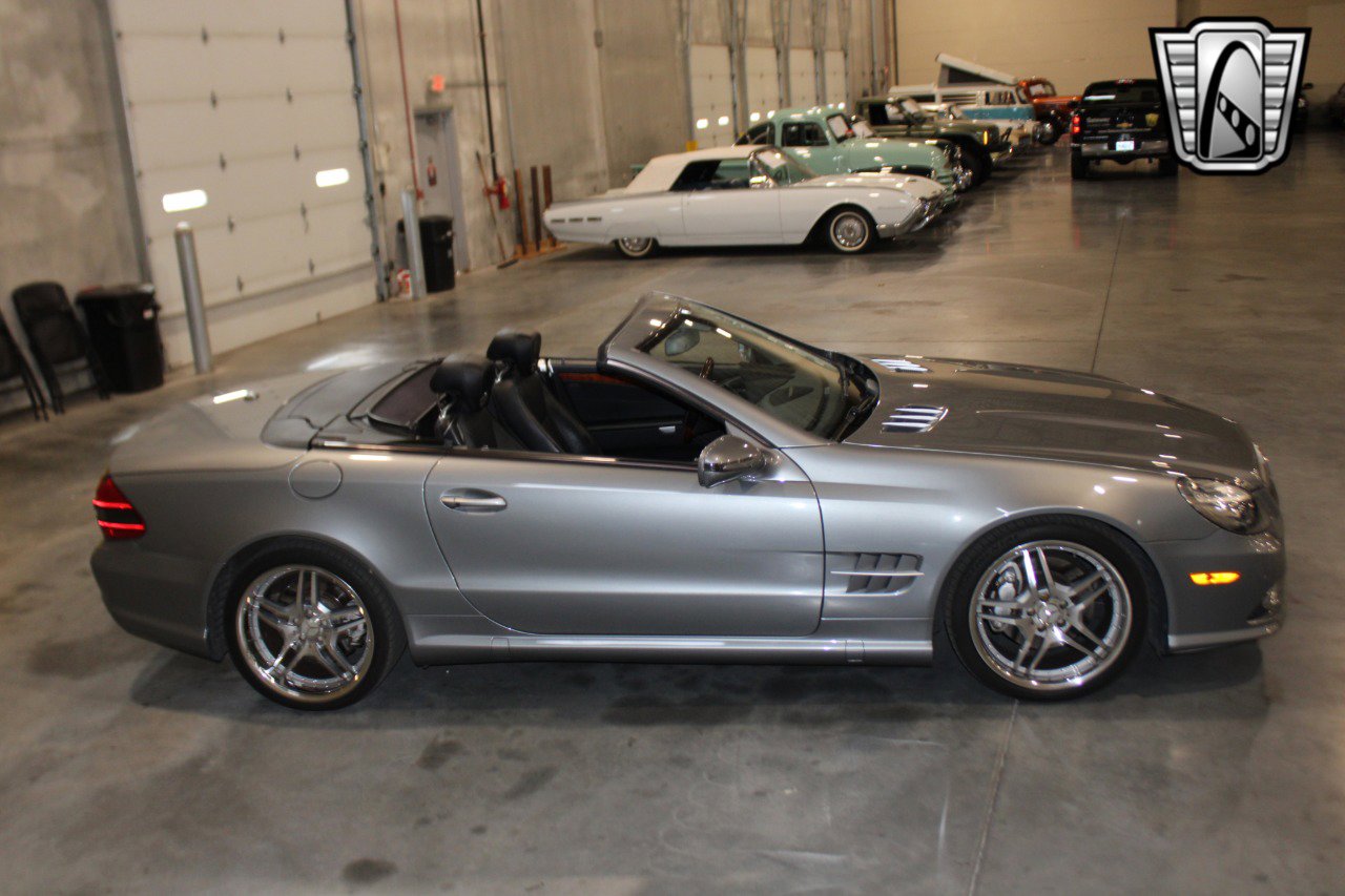 Used 2011 Mercedes-Benz SL 550 image 13