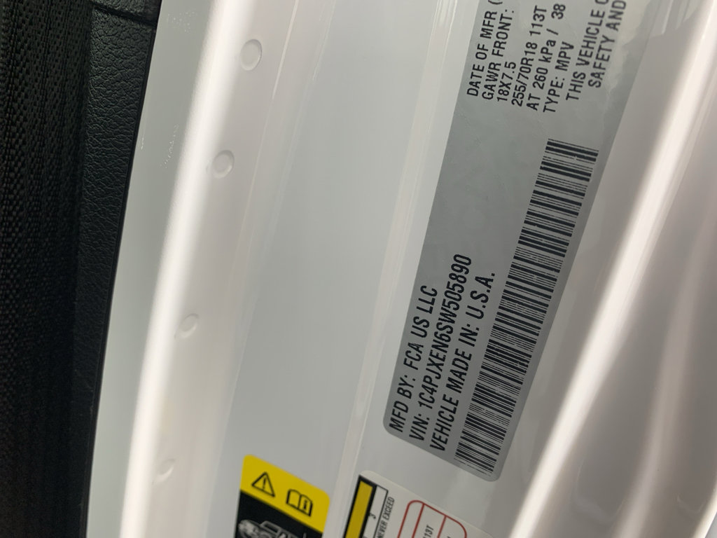 Used 2025 Jeep Wrangler Sahara AWD/4WD image 13