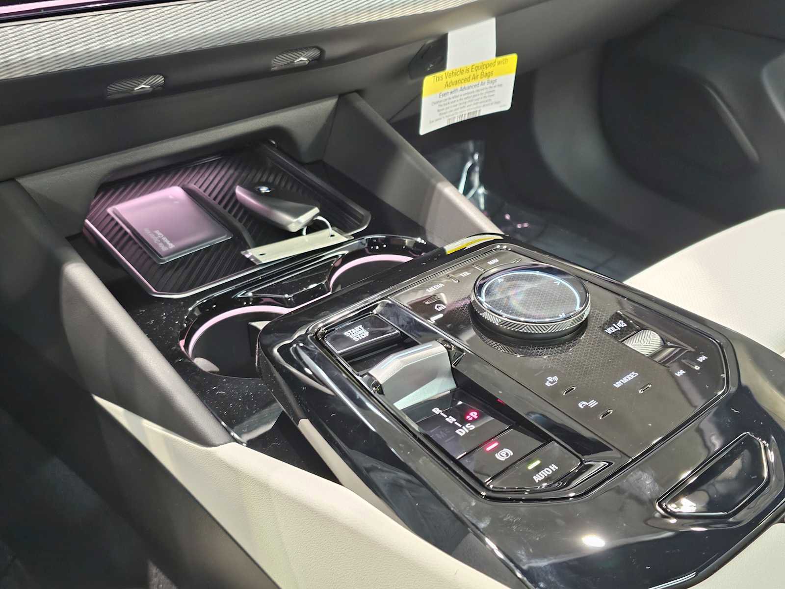 New 2026 BMW 550e xDrive w/ Premium Package image 17