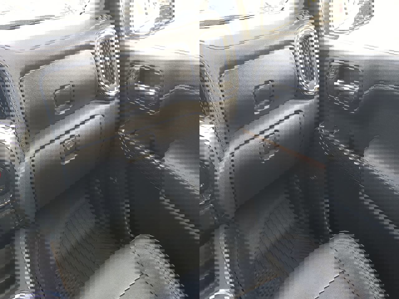 Used 2020 Chevrolet Silverado 1500 LT Trail Boss w/ Midnight Edition image 17