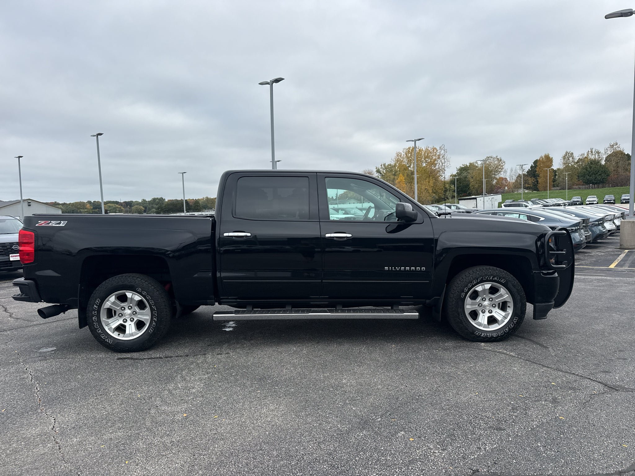 Used 2017 Chevrolet Silverado 1500 LT w/ All Star Edition AWD/4WD image 17