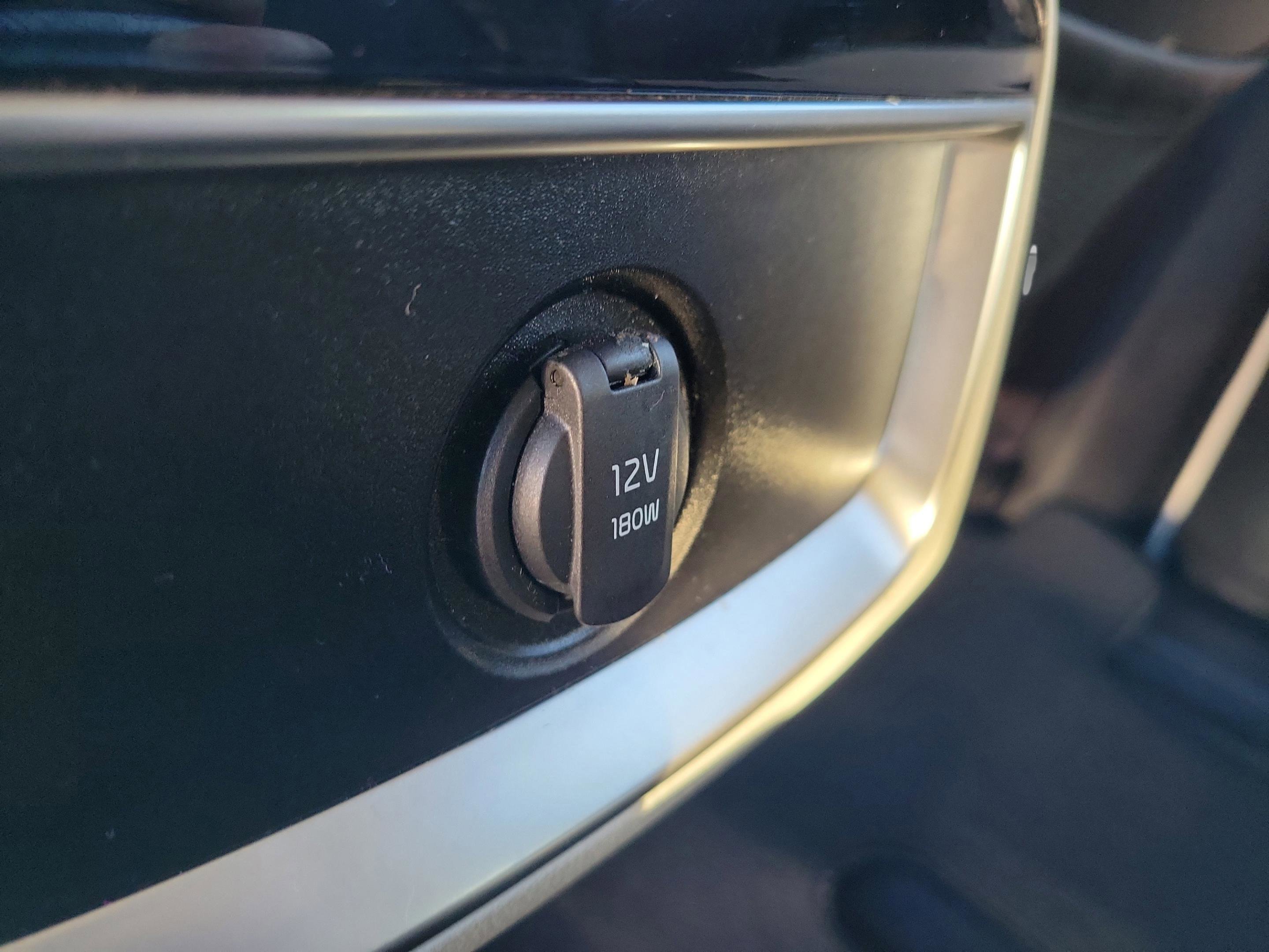 Used 2024 Kia Carnival EX image 23