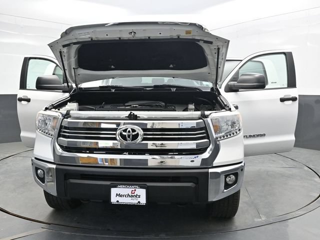 Used 2017 Toyota Tundra SR5 w/ SR5 Upgrade Package AWD/4WD image 43