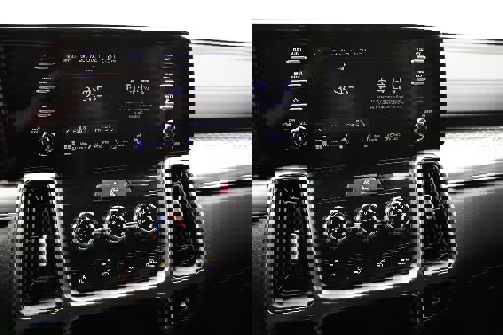 Used 2023 Kia Sorento LX image 22