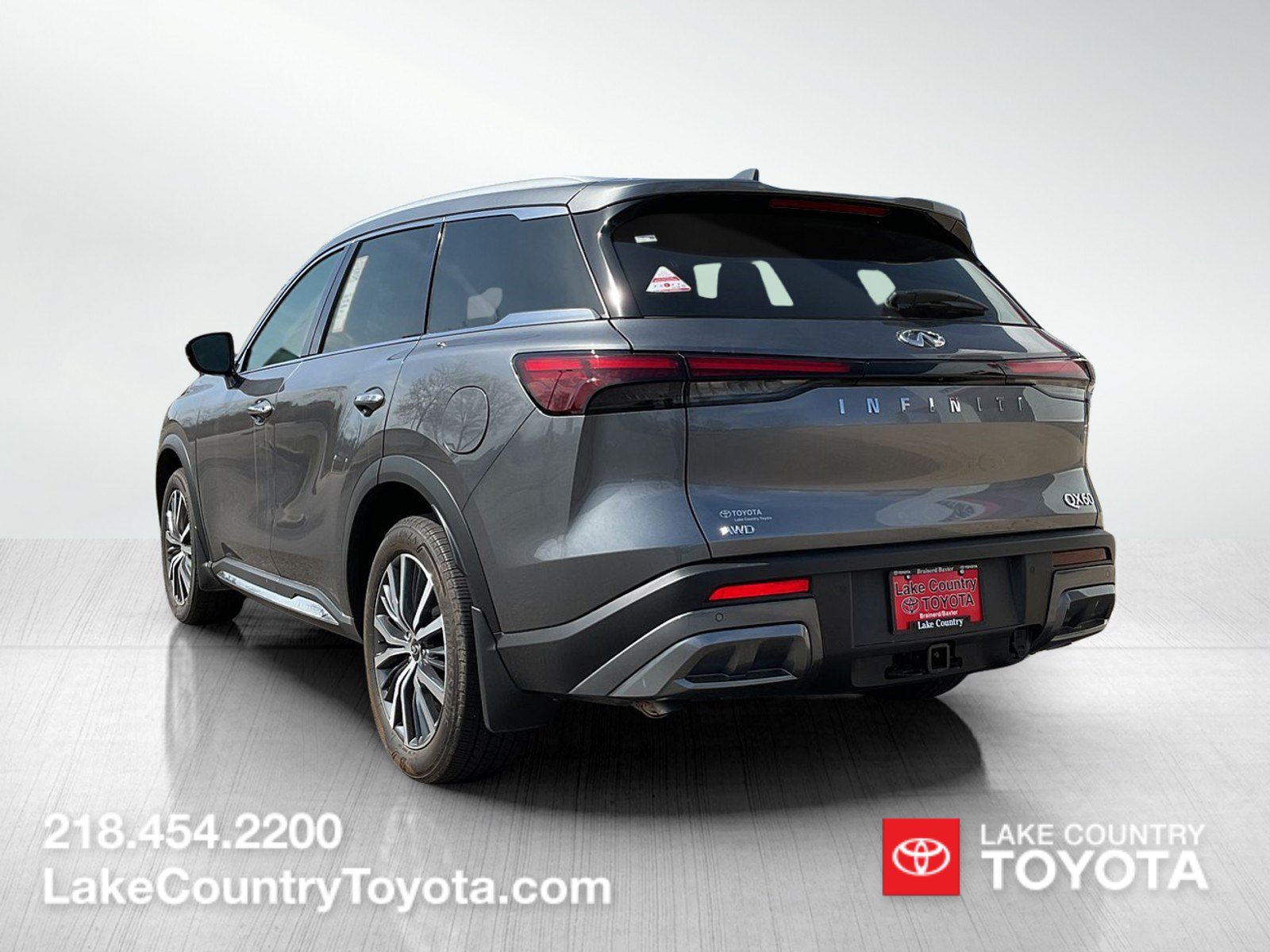 Used 2025 INFINITI QX60 Sensory AWD/4WD image 3