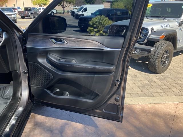 Used 2024 Jeep Grand Cherokee L Limited image 27