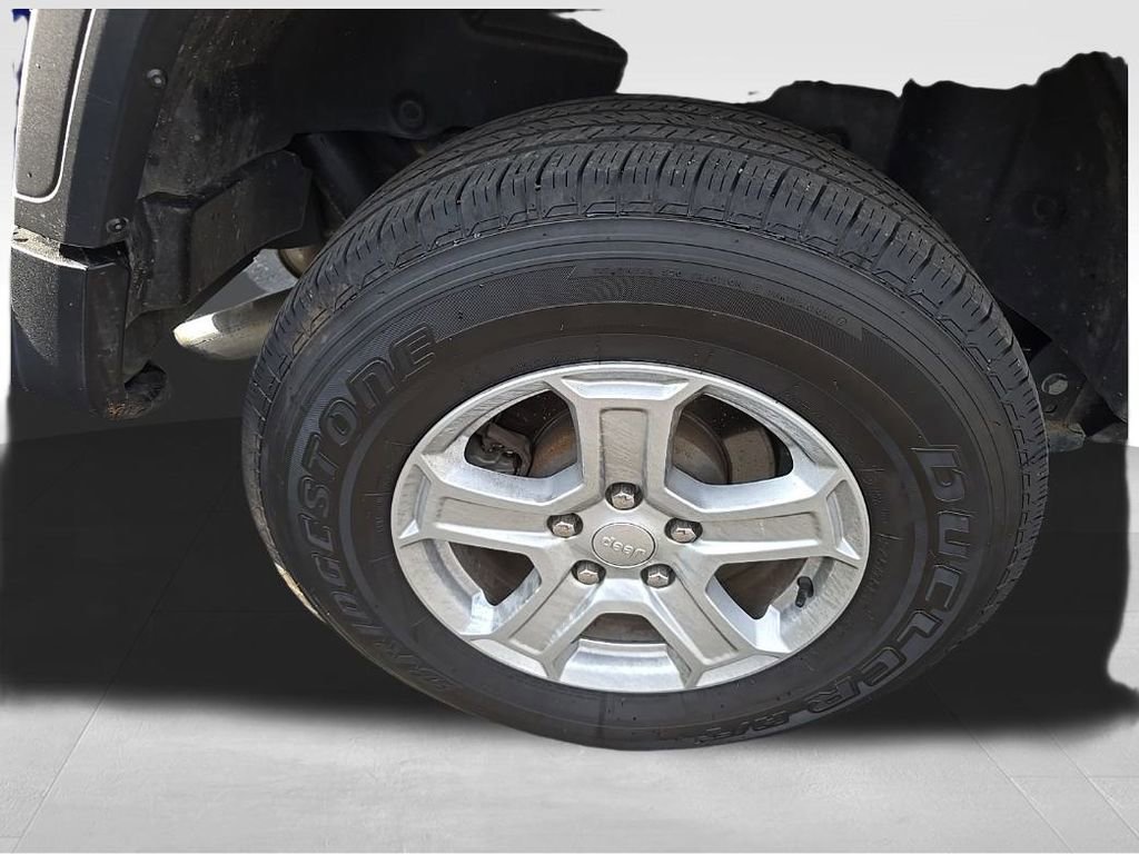 Used 2015 Jeep Cherokee Sport w/ Cold Weather Group