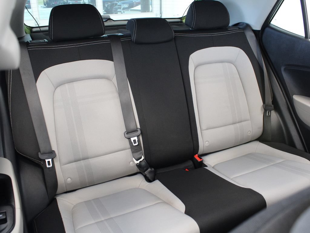 Used 2024 Hyundai Venue SEL FWD image 28