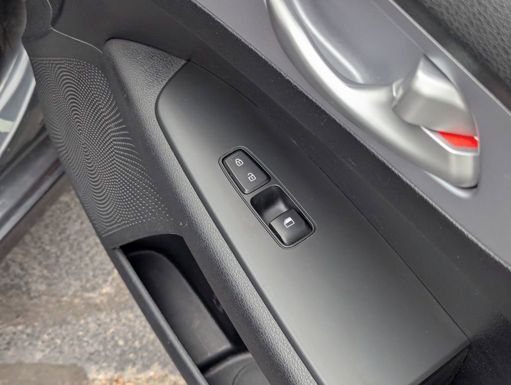 Used 2024 Kia Forte LXS image 33