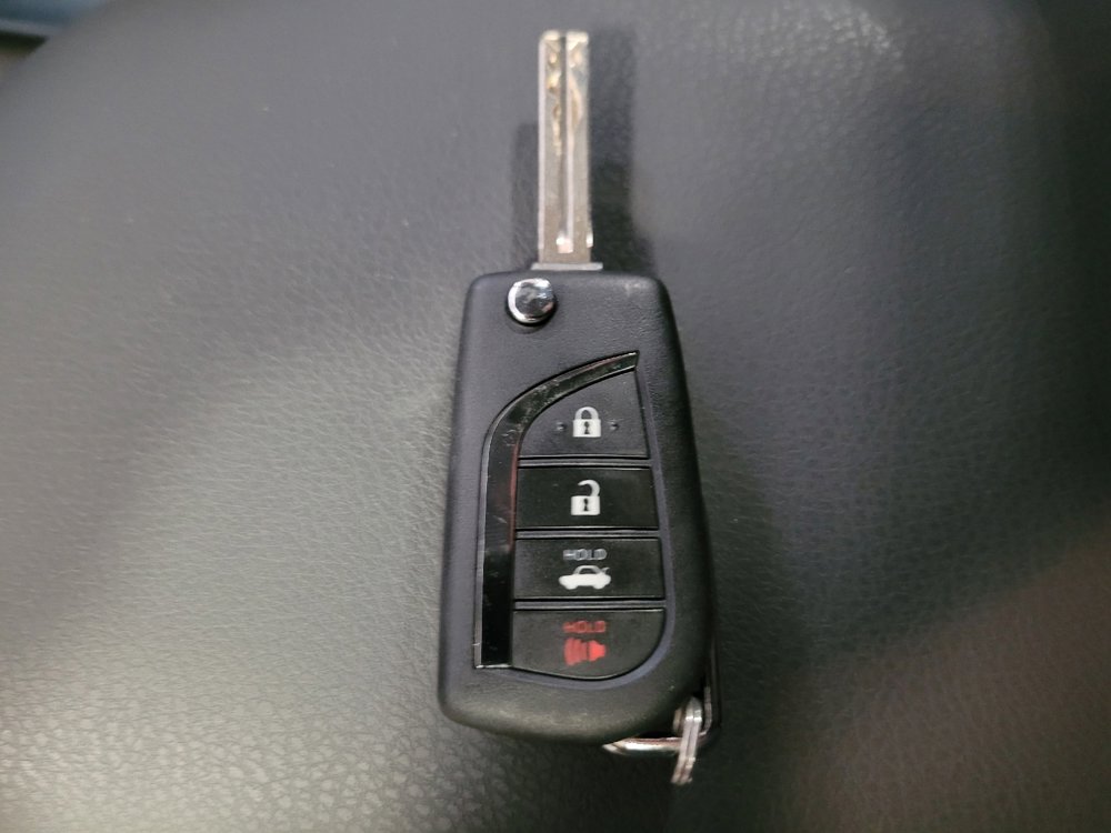 Used 2021 Toyota Camry LE FWD image 32